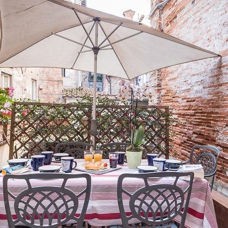 La Delizia Central Apartment Лукка Экстерьер фото